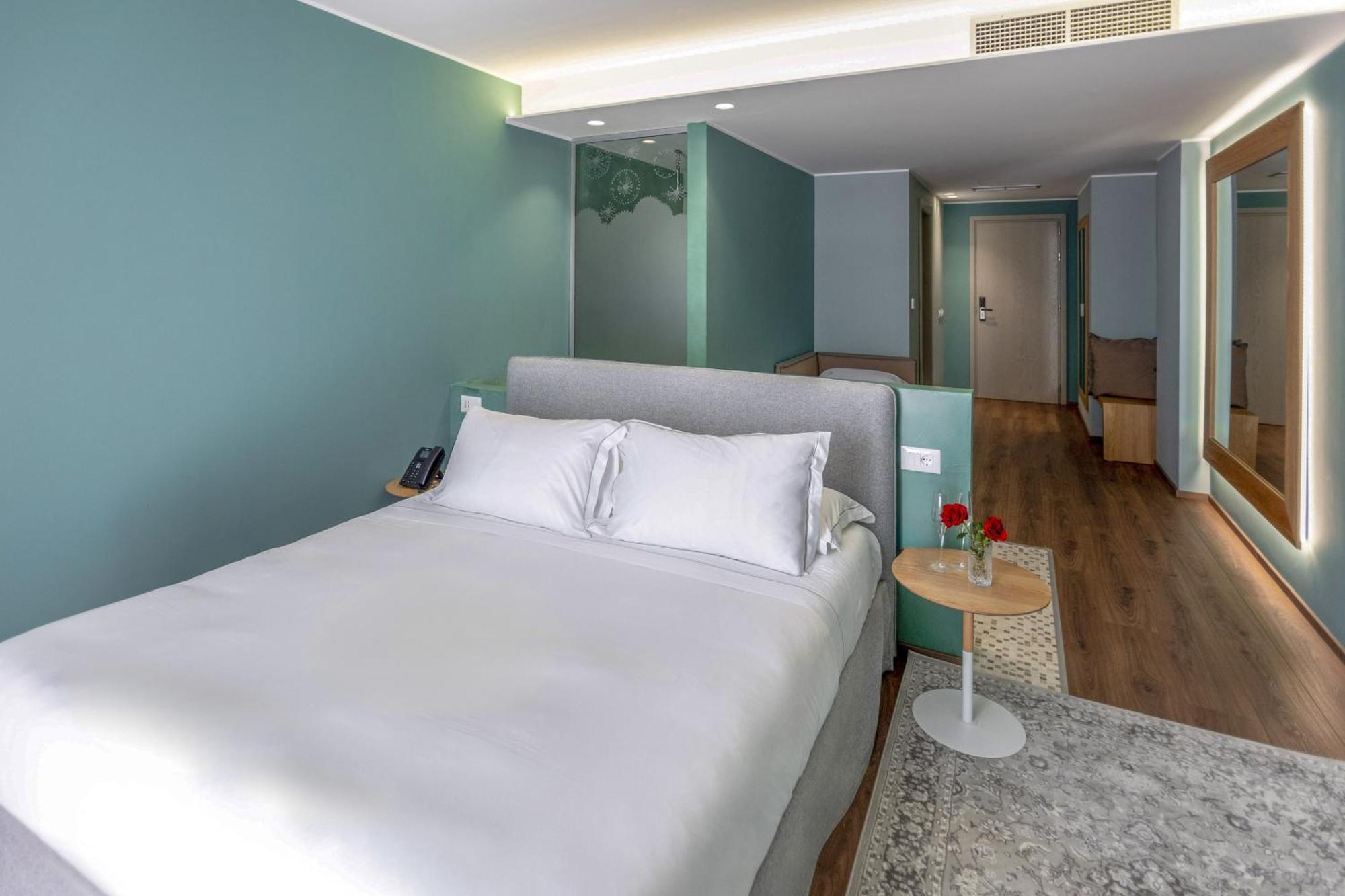 Hotel Vlora Priam, Affiliated By Melia 外观 照片