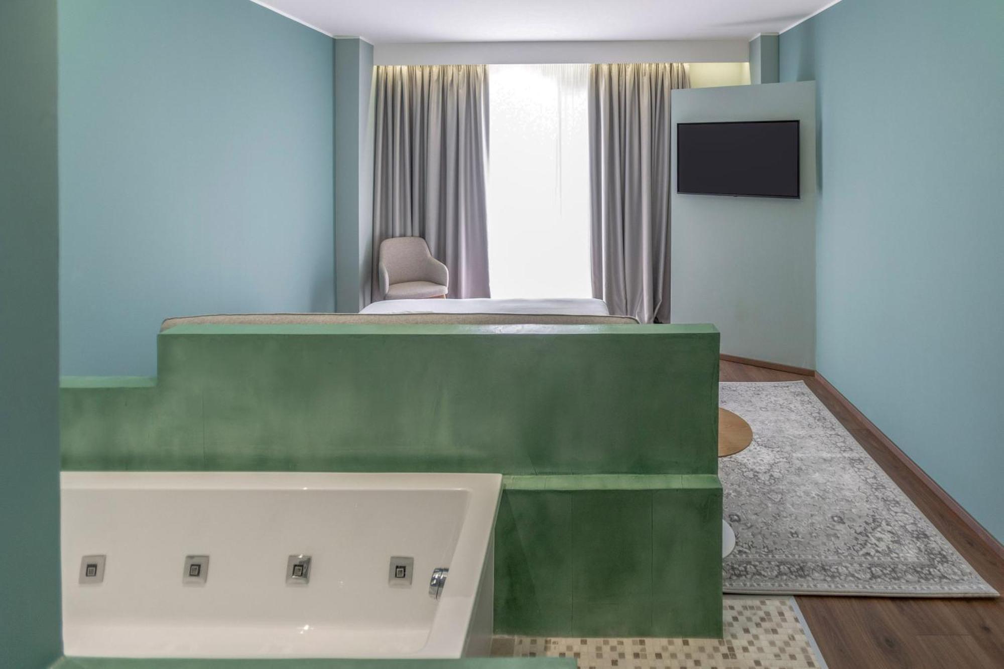 Hotel Vlora Priam, Affiliated By Melia 外观 照片