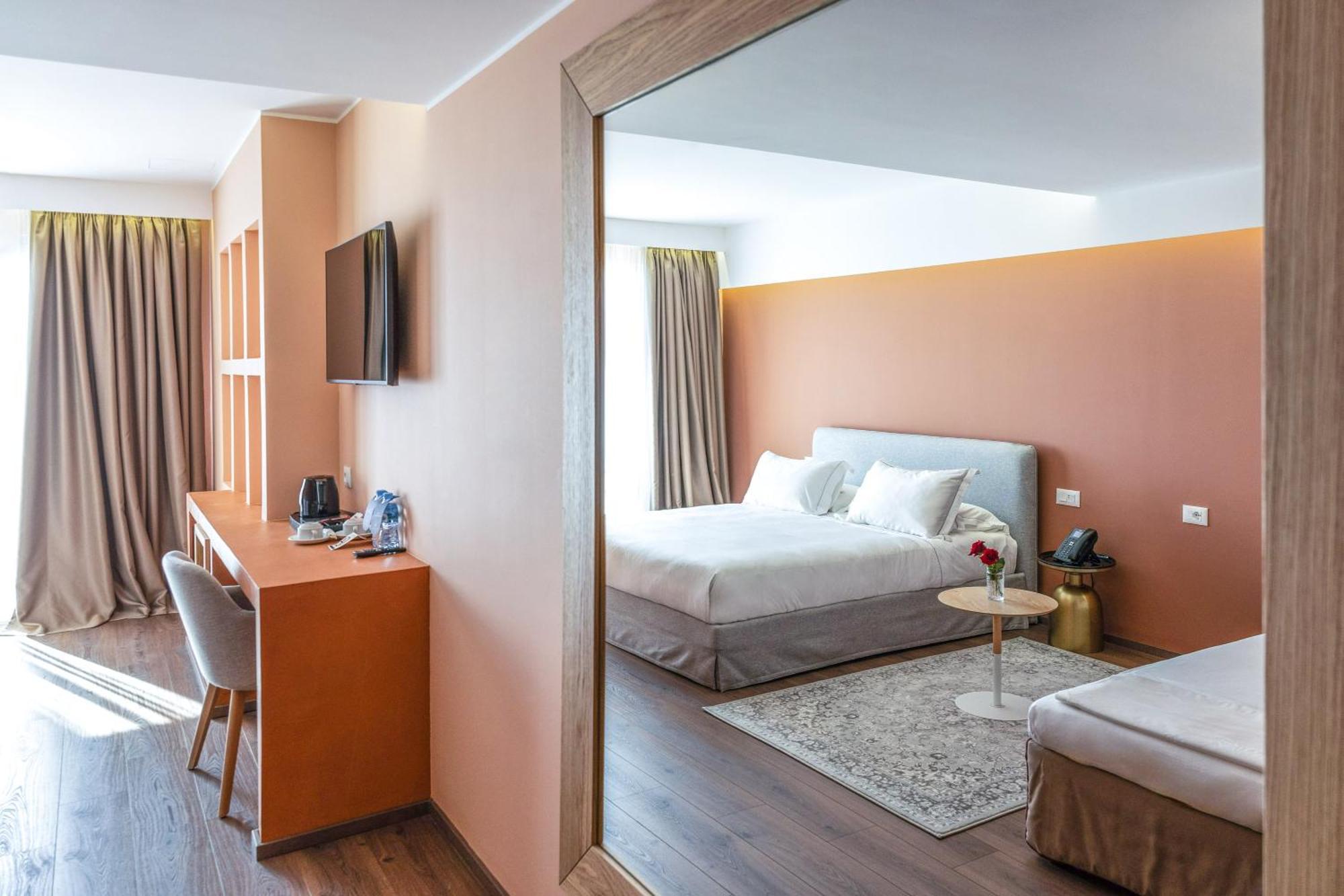 Hotel Vlora Priam, Affiliated By Melia 外观 照片